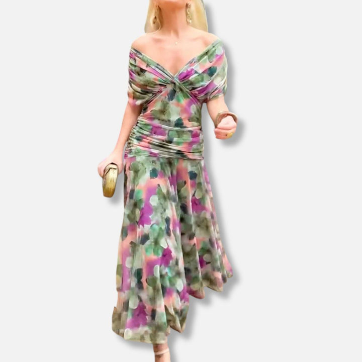 Luna | Elegant Dress With V-Neckline